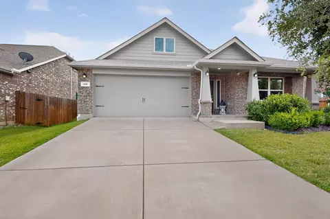 208 Baldwin Dr, Fate, TX 75189
