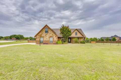 155 Cornerstone Ln, Springtown, TX 76082
