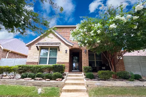 717 10th St, Argyle, TX 76226