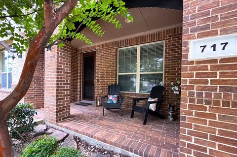717 10th St, Argyle, TX 76226