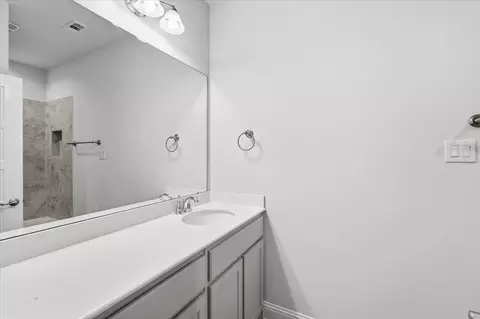 Bath - 717 10th St, Argyle, TX 76226 photo 3 of 4