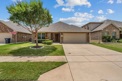 4716 Meadow Green Trl, Fort Worth, TX 76244