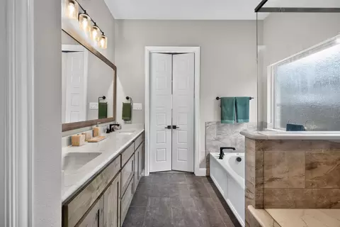 Bath - 3512 Ithaca St, Corinth, TX 76208 photo 4 of 8