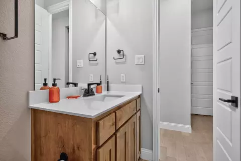 Bath - 3512 Ithaca St, Corinth, TX 76208 photo 1 of 8