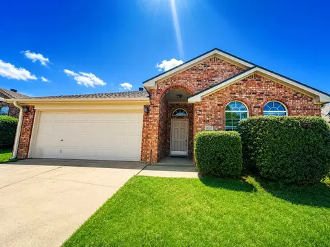 13121 Evergreen Dr, Fort Worth, TX 76244