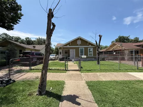 3010 Jerome St, Dallas, TX 75223