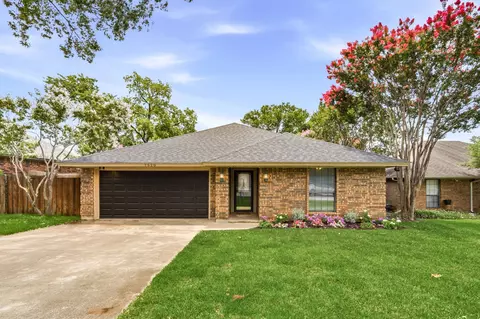 7520 Jamie Renee Ln, North Richland Hills, TX 76182