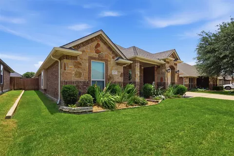 317 Delaware St, Burleson, TX 76028