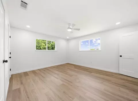Bedroom - 616 E Moonlight Dr, Robinson, TX 76706 photo 2 of 5