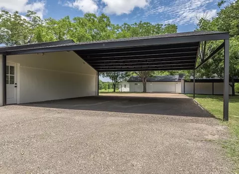 Exterior - 616 E Moonlight Dr, Robinson, TX 76706 photo 5 of 8