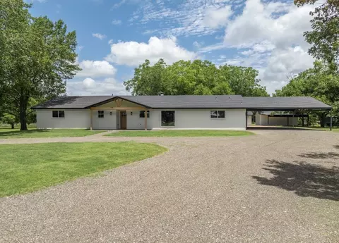 616 E Moonlight Dr, Robinson, TX 76706