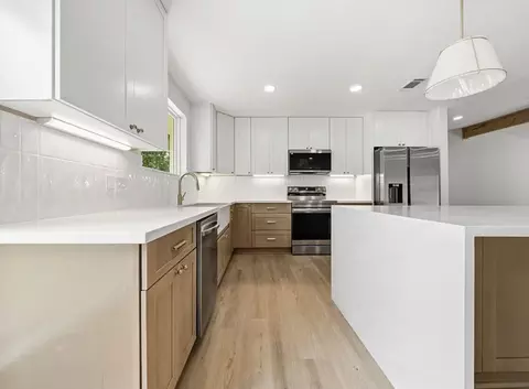 Kitchen - 616 E Moonlight Dr, Robinson, TX 76706 photo 2 of 3