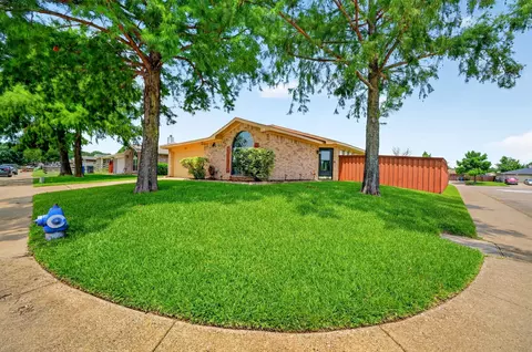 9339 Crimnson Ct, Dallas, TX 75217