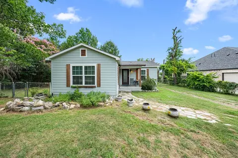 5621 Meandering Rd, River Oaks, TX 76114