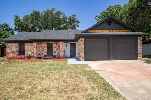 1120 S Timberline Dr, Benbrook, TX 76126