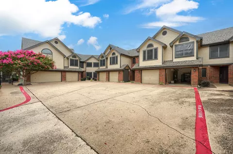 406 Santa Fe Trl #45, Irving, TX 75063