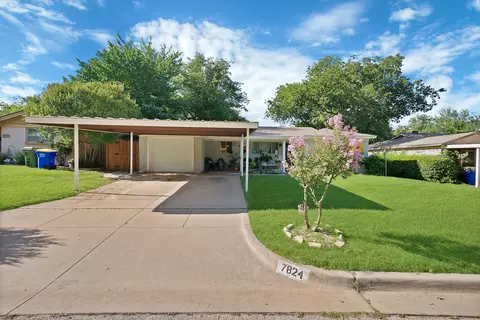 7824 Whitney Dr, White Settlement, TX 76108