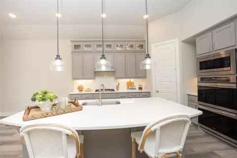 1692 Stonegate St, Waxahachie, TX 75165