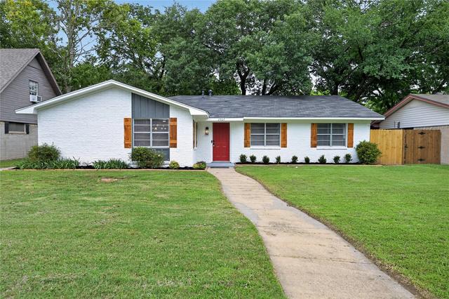 2507 Foxcroft Cir, Denton, TX 76209