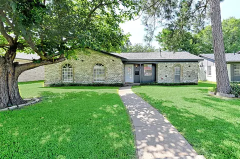 810 Waikiki Dr, Garland, TX 75043