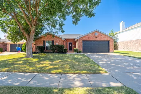 424 NE Murphy Rd, Burleson, TX 76028