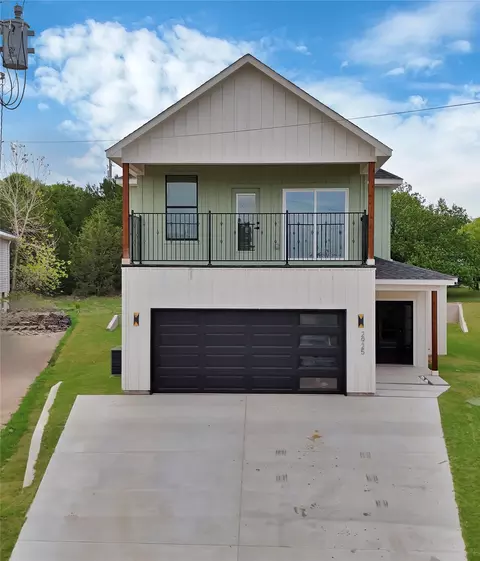 2925 River Ridge Ct, Granbury, TX 76048
