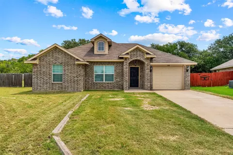100 Tomahawk Dr, Lacy Lakeview, TX 76705