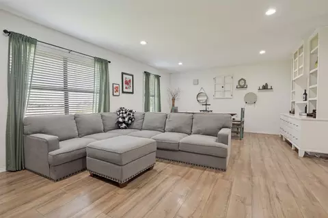 Living - 616 E Avenue E, Midlothian, TX 76065 photo 3 of 4