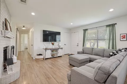 Living - 616 E Avenue E, Midlothian, TX 76065 photo 1 of 4