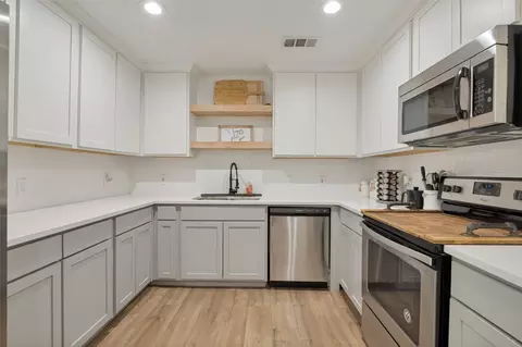 Kitchen - 616 E Avenue E, Midlothian, TX 76065 photo 2 of 3