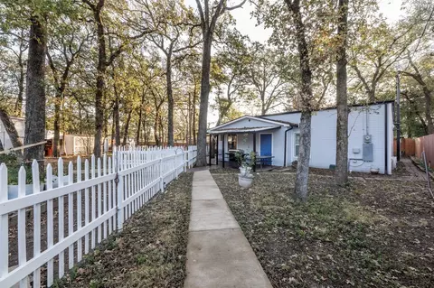 9953 Greentree Ln, Wills Point, TX 75169
