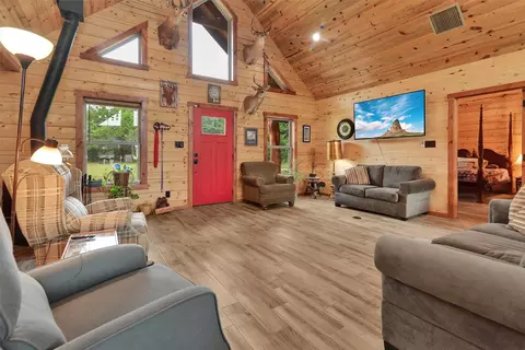 Living - 905 E Fm 120, Denison, TX 75021 photo 2 of 4