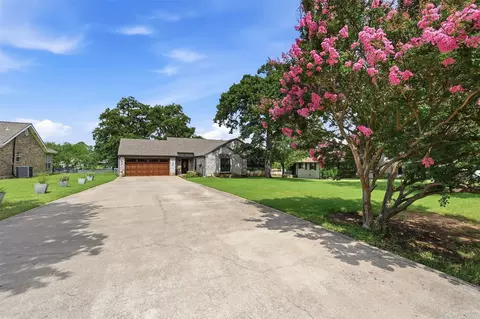 1344 Kiowa Dr E, Lake Kiowa, TX 76240
