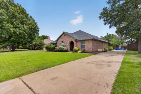 10520 Woodland Dr, Greenville, TX 75402