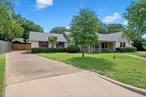 Exterior - 3512 Bent Tree Cir, Waco, TX 76708 photo 2 of 7