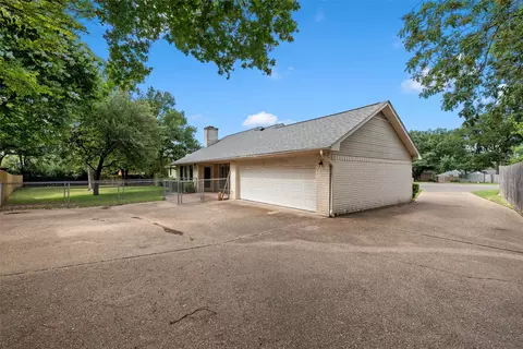 Exterior - 3512 Bent Tree Cir, Waco, TX 76708 photo 5 of 7