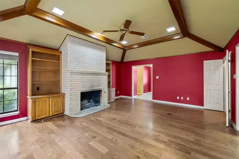 Living - 3512 Bent Tree Cir, Waco, TX 76708 photo 1 of 3