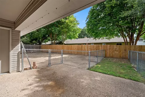 Exterior - 3512 Bent Tree Cir, Waco, TX 76708 photo 3 of 7