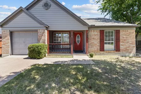 4609 Feathercrest Dr, Fort Worth, TX 76137
