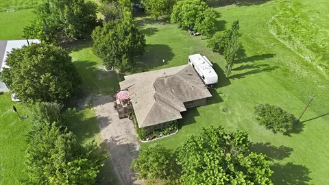 1025 Dominique Dr, Weatherford, TX 76087