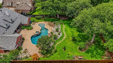 2802 Yorkshire Ln, Southlake, TX 76092