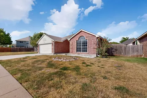 5203 Alta Vista Ln, Arlington, TX 76017