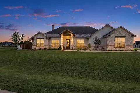 2516 Birchwood Dr, Granbury, TX 76049