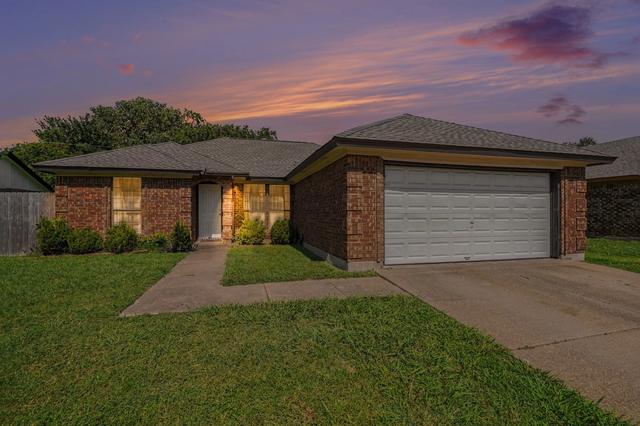 6210 Valley Forge Ct, Arlington, TX 76002