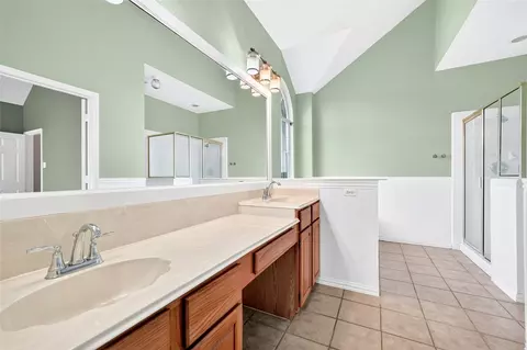 Bath - 2409 Katherine Dr, Rowlett, TX 75089 photo 2 of 4