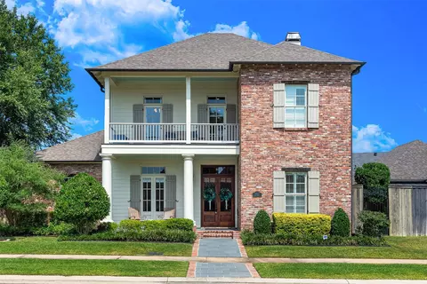 211 Hollybrook Dr, Shreveport, LA 71106