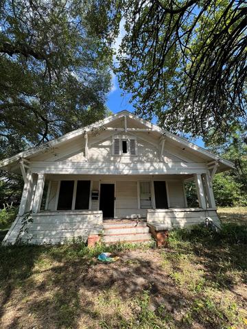 684 5th St NW, Paris, TX 75460
