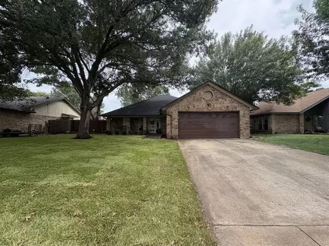 4208 Hemlock St, Fort Worth, TX 76137