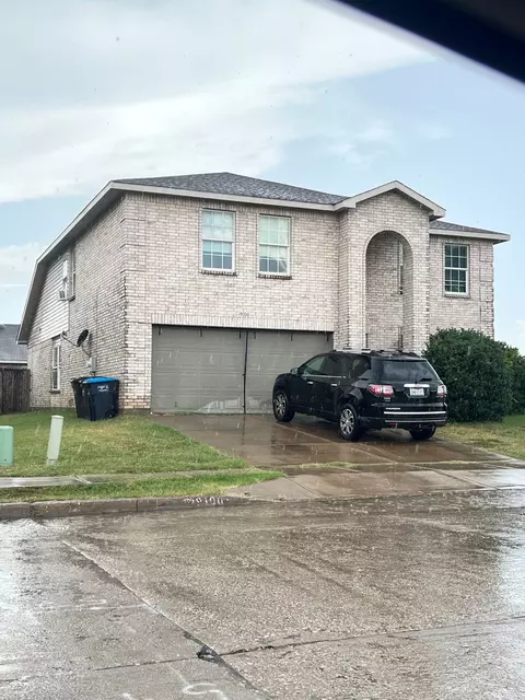 9100 Troy Dr, Fort Worth, TX 76123