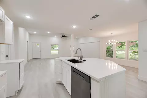 302 Newsom Rd, Mesquite, TX 75149